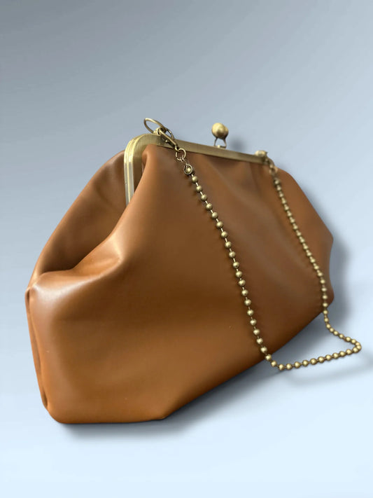 LEATHER in Caramel,44x22x15cm