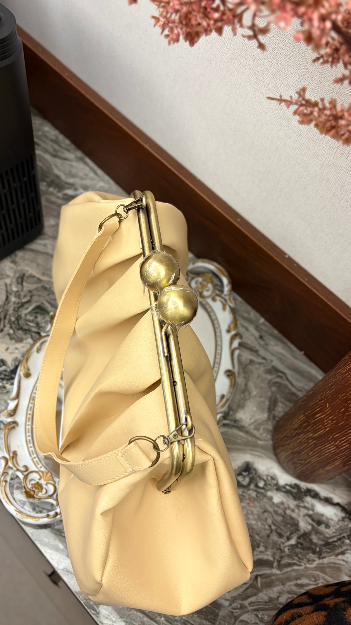 Beige Clutchbag,Frame Bag