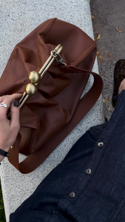 BrownClutchbag,Big Ball Bronze Kiss Lock