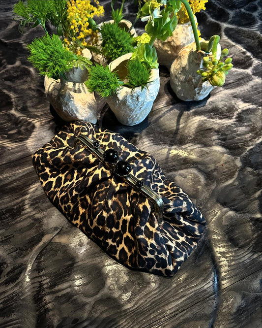 Black bead kiss lock frame,Leopard Clutch