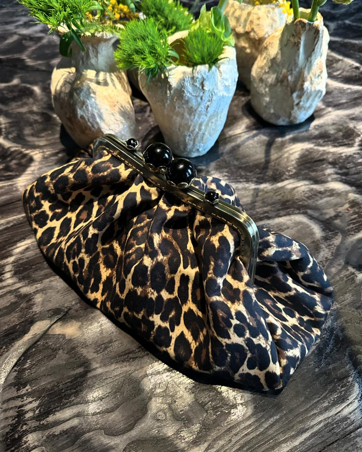 Black bead kiss lock frame,Leopard Clutch
