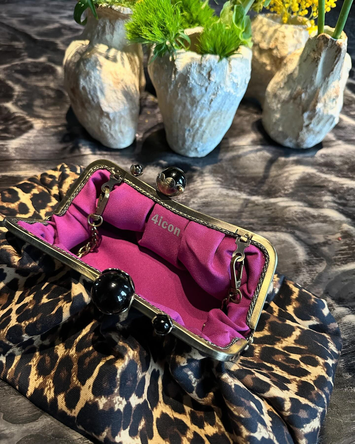 Black bead kiss lock frame,Leopard Clutch
