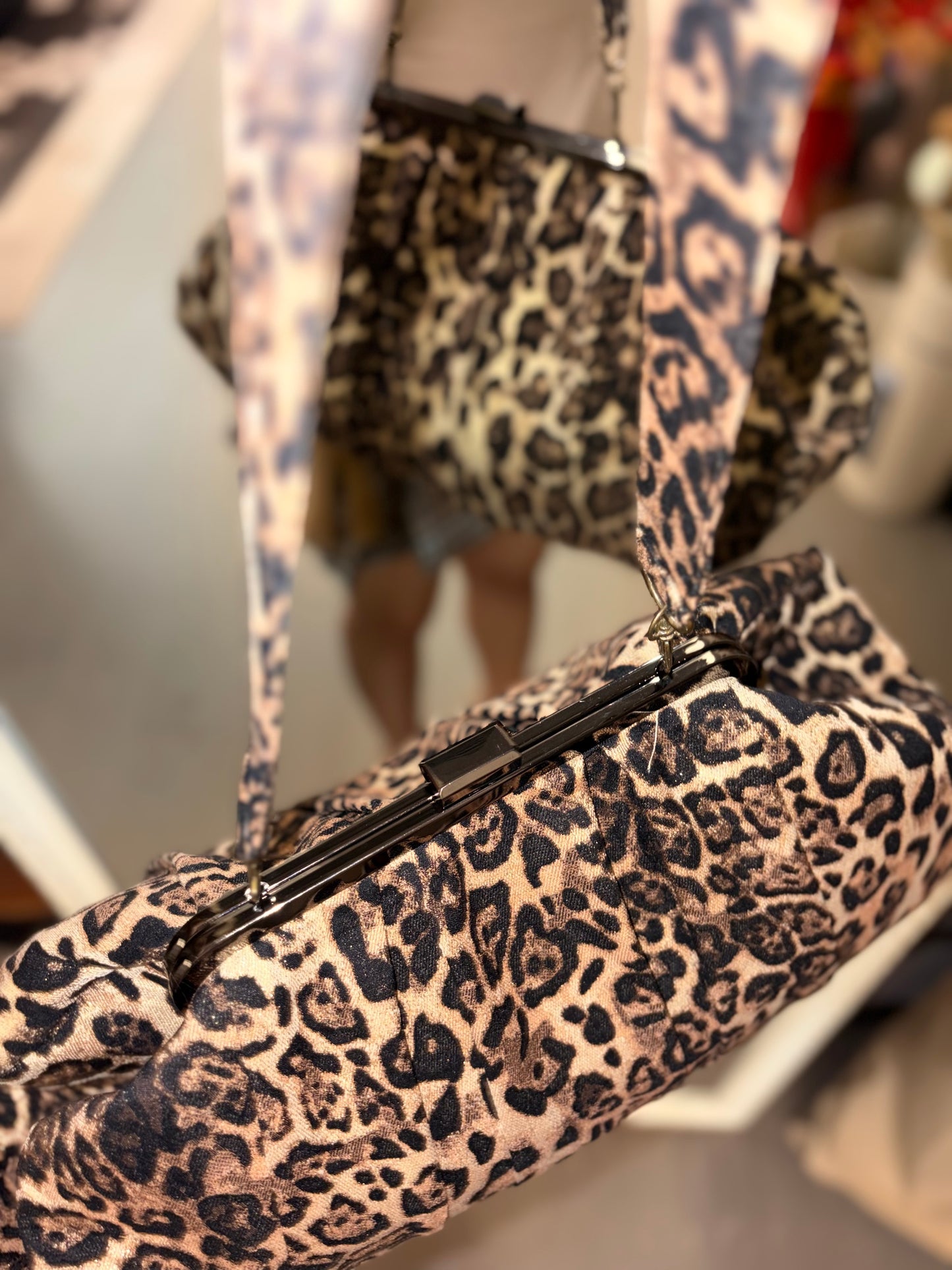 Leopard pleated bag - square frame kiss lock