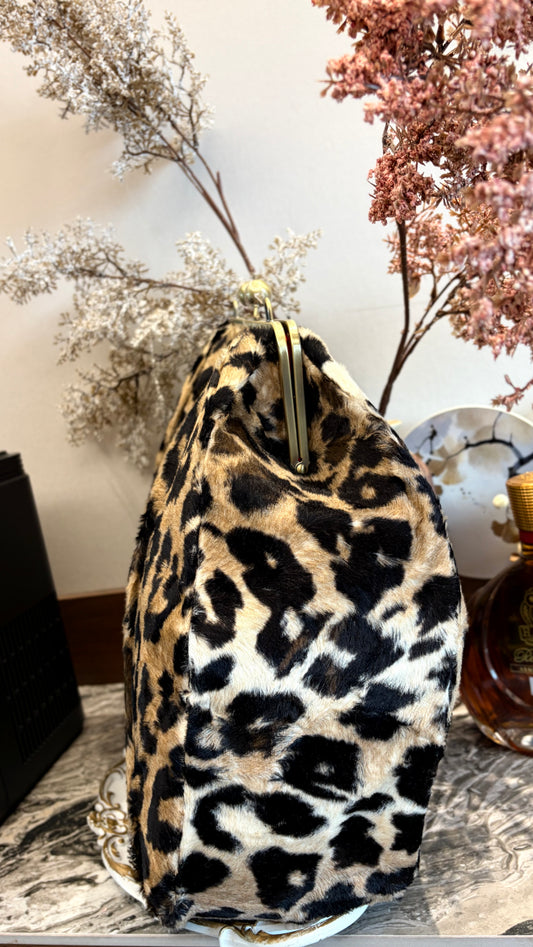 Plush Leopard Handlebag,big ball kiss lock