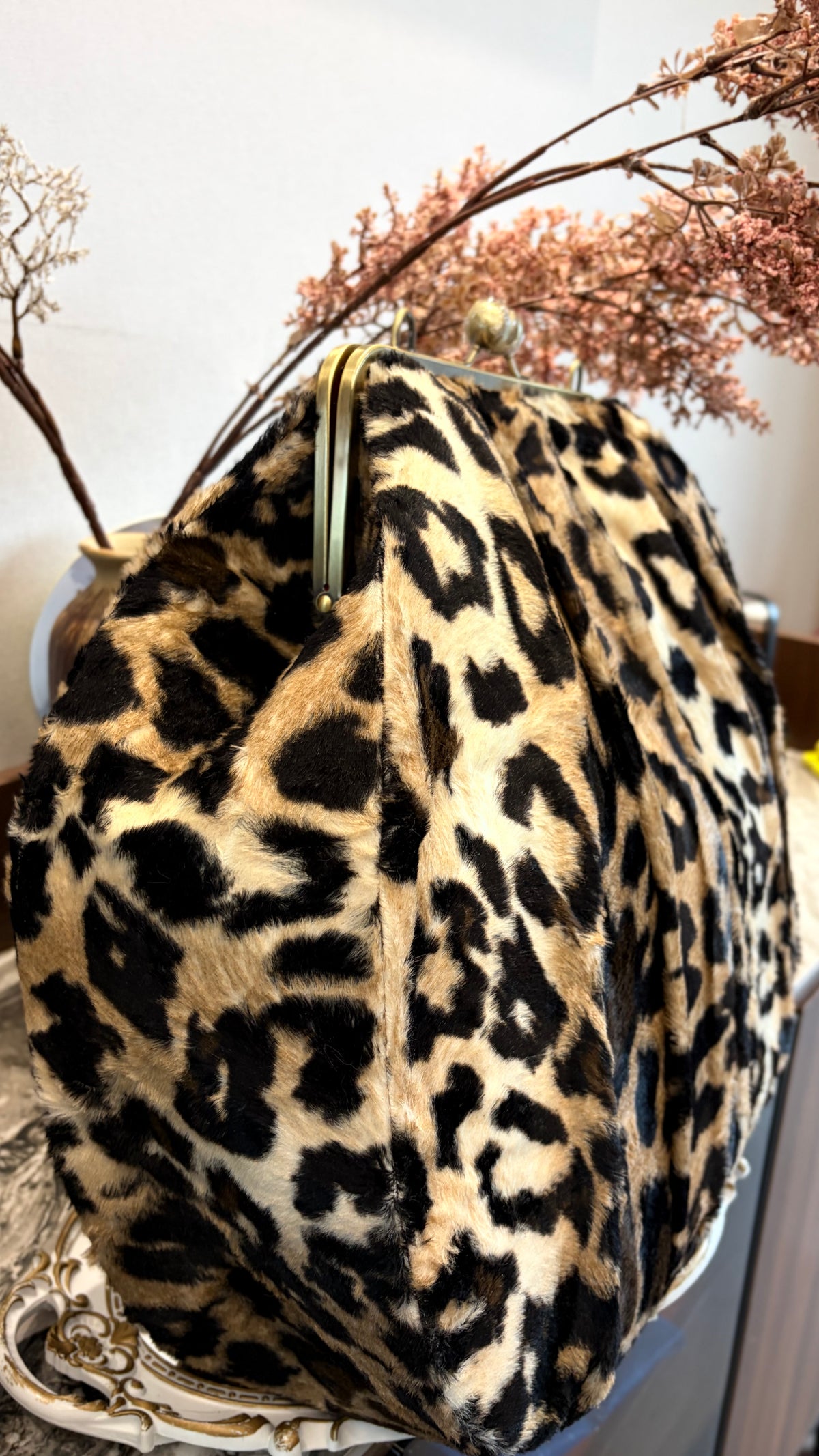 Plush Leopard Handlebag,big ball kiss lock