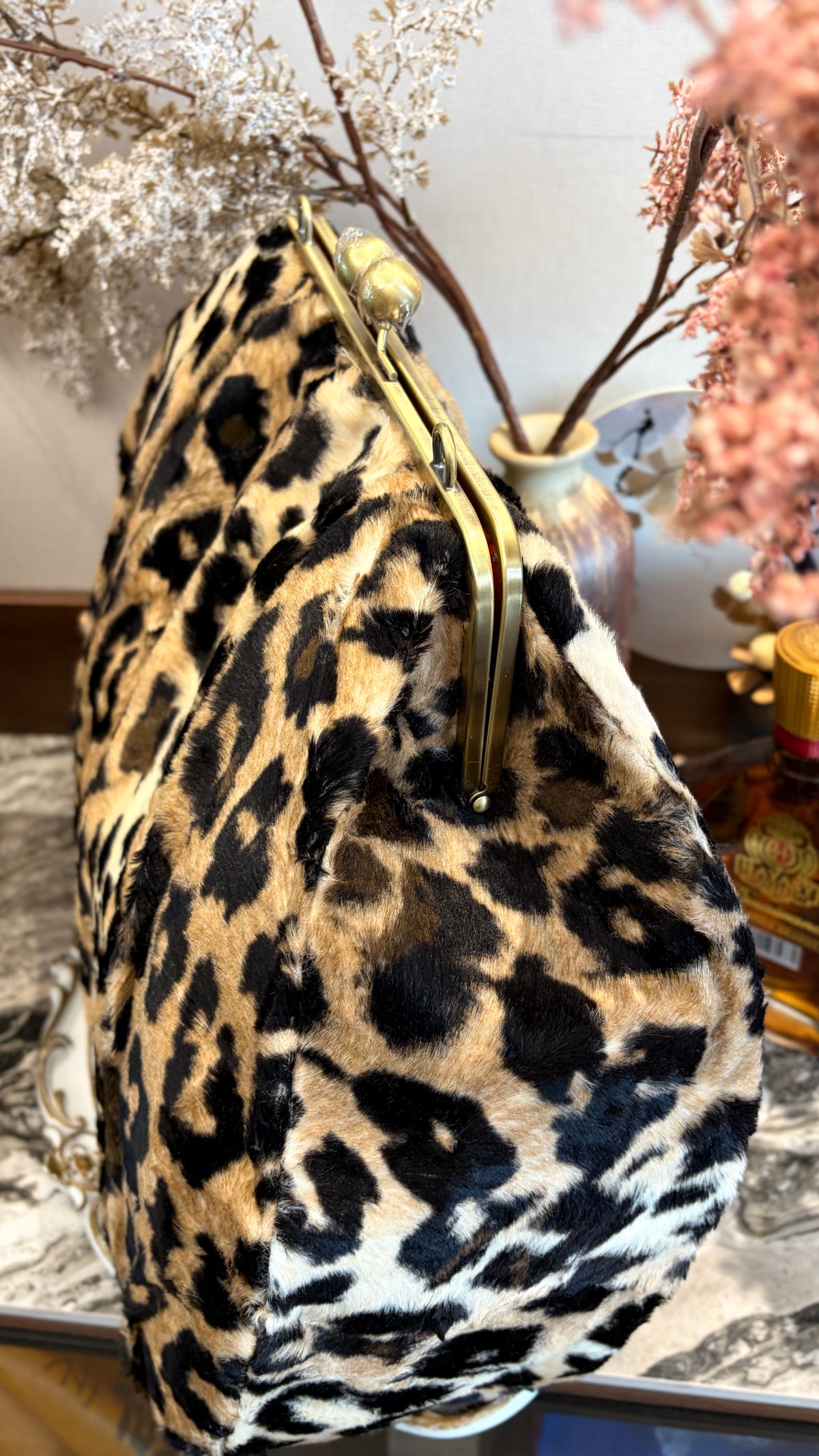 Plush Leopard Handlebag,big ball kiss lock