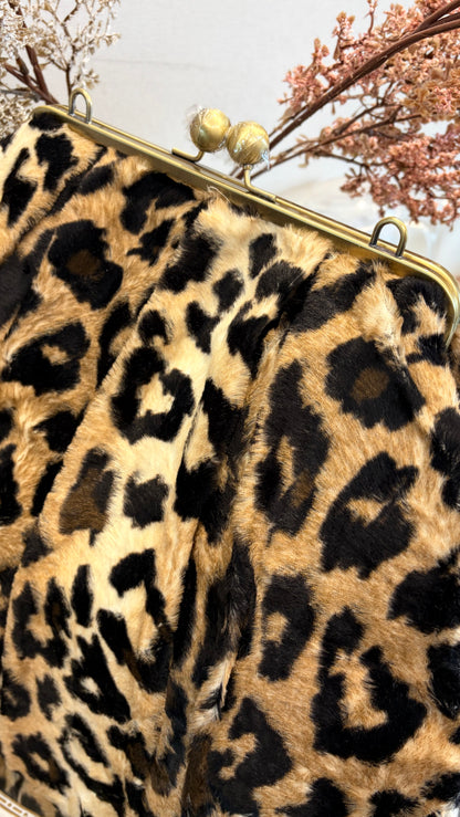 Plush Leopard Handlebag,big ball kiss lock