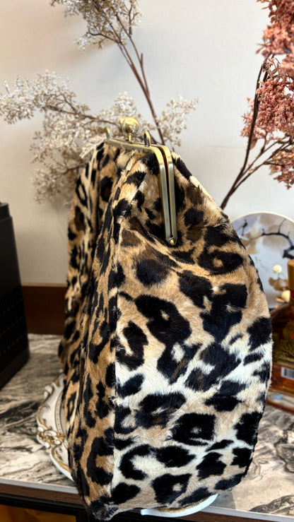 Plush Leopard Handlebag,big ball kiss lock