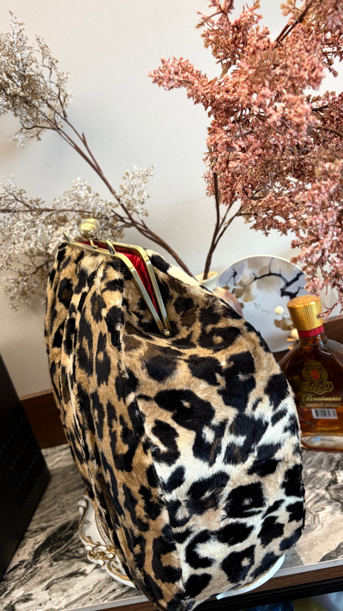 Plush Leopard Handlebag,big ball kiss lock
