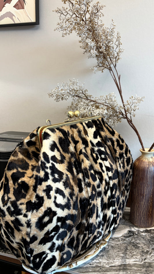 Plush Leopard Handlebag,big ball kiss lock