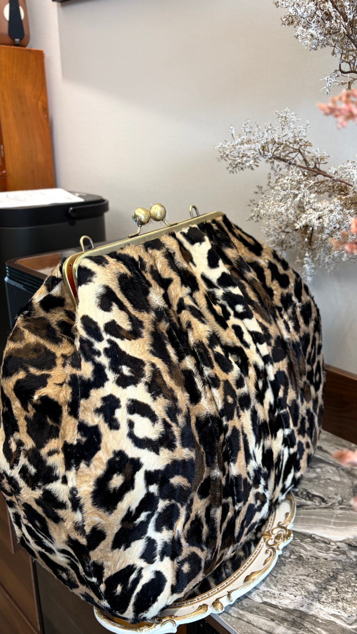 Plush Leopard Handlebag,big ball kiss lock
