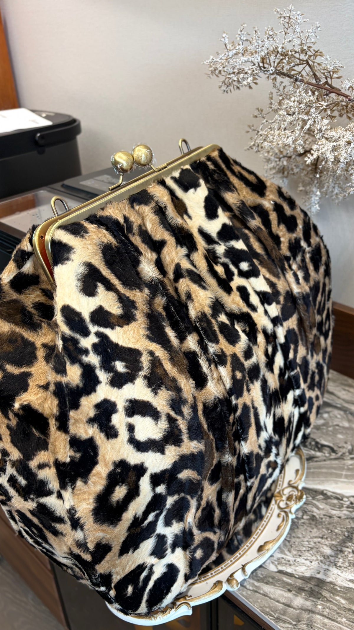 Plush Leopard Handlebag,big ball kiss lock