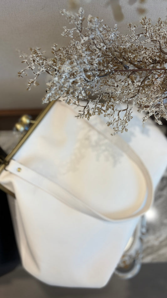 Poor White Large Handlebag,Leather Clutch Frame,20x12x8inch