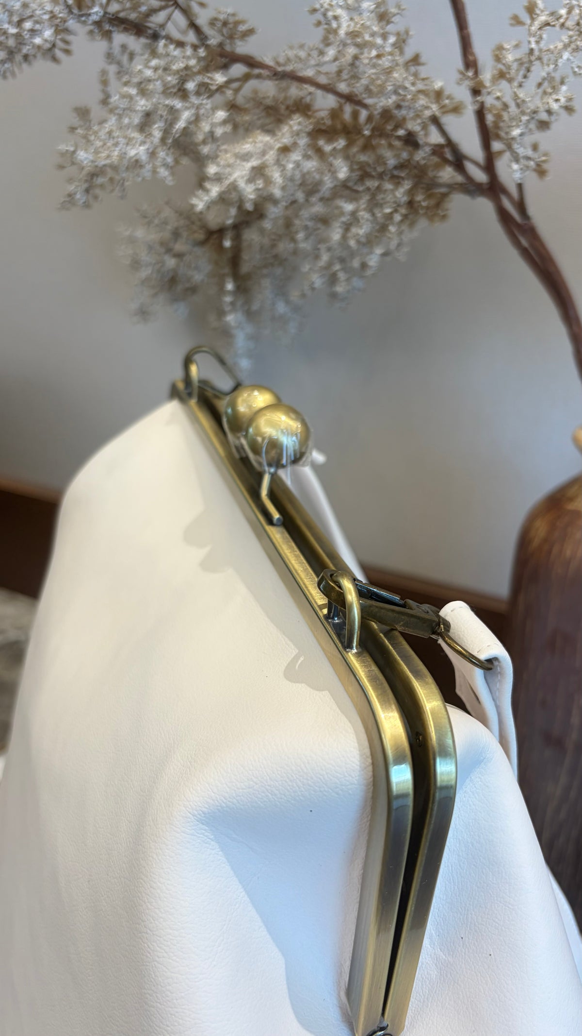 Poor White Large Handlebag,Leather Clutch Frame,20x12x8inch