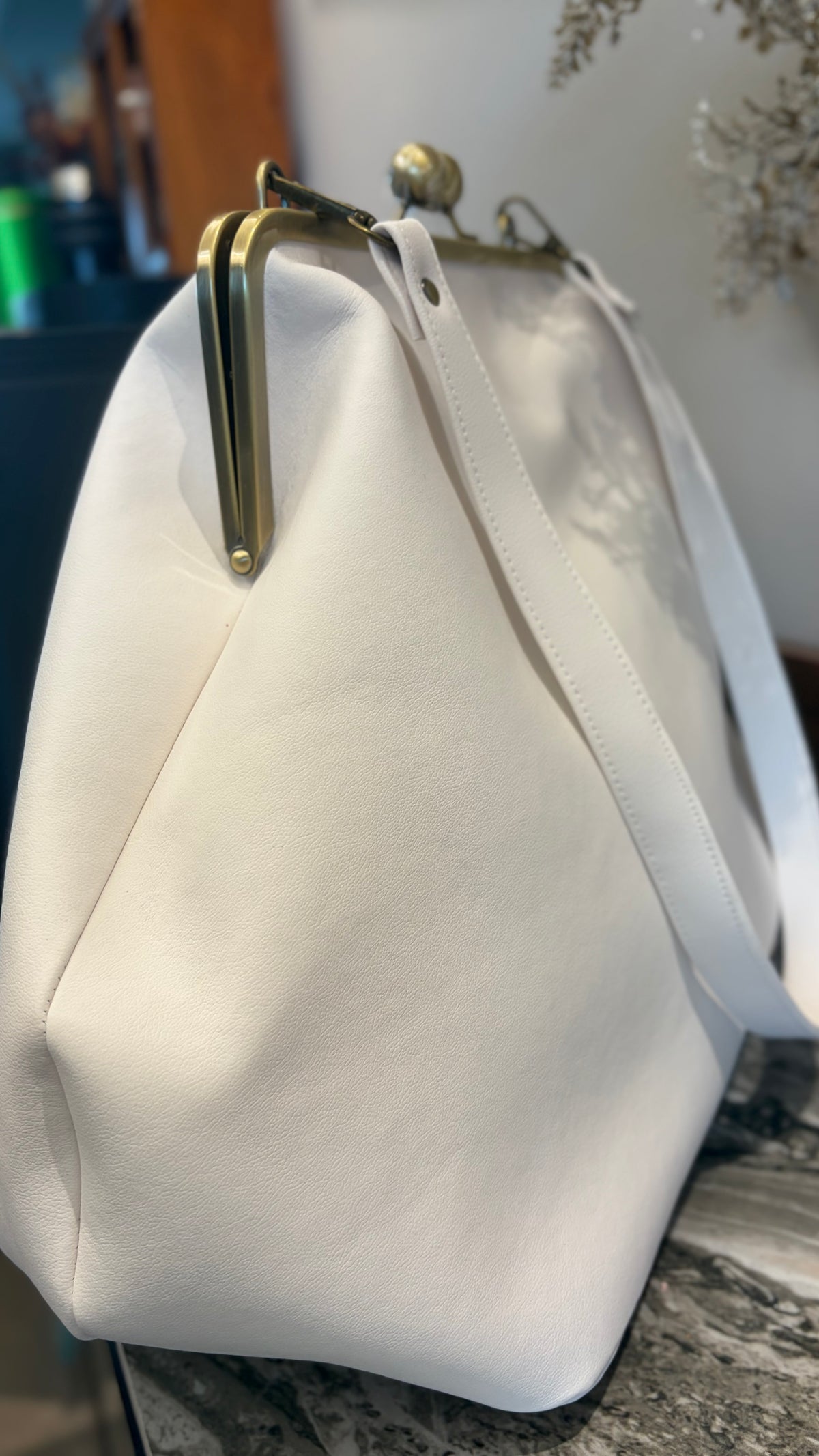 Poor White Large Handlebag,Leather Clutch Frame,20x12x8inch