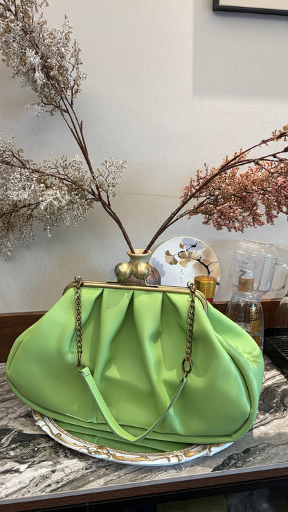 Crispy Green-Apples Clutchbag,Big Ball Kiss Lock