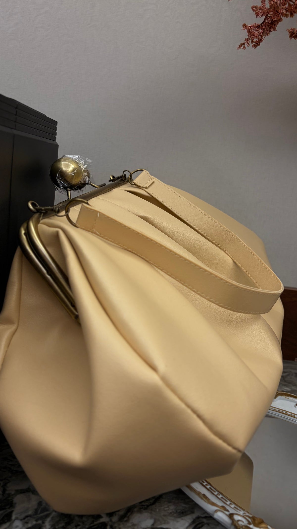 Beige Clutchbag,Frame Bag