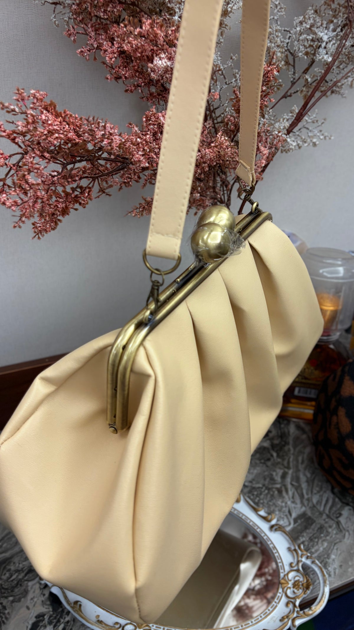 Beige Clutchbag,Frame Bag