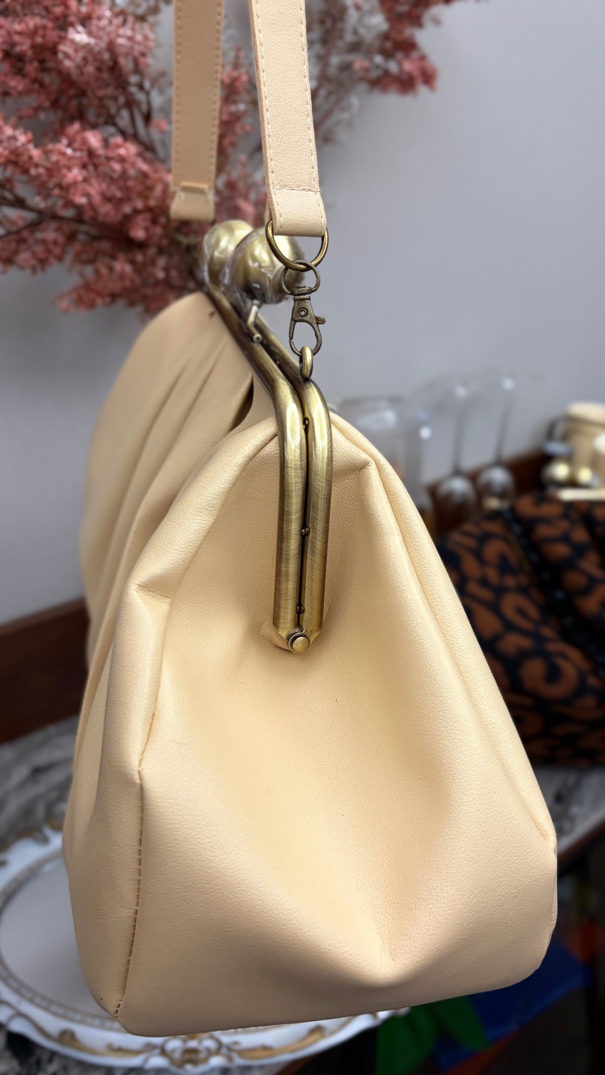 Beige Clutchbag,Frame Bag