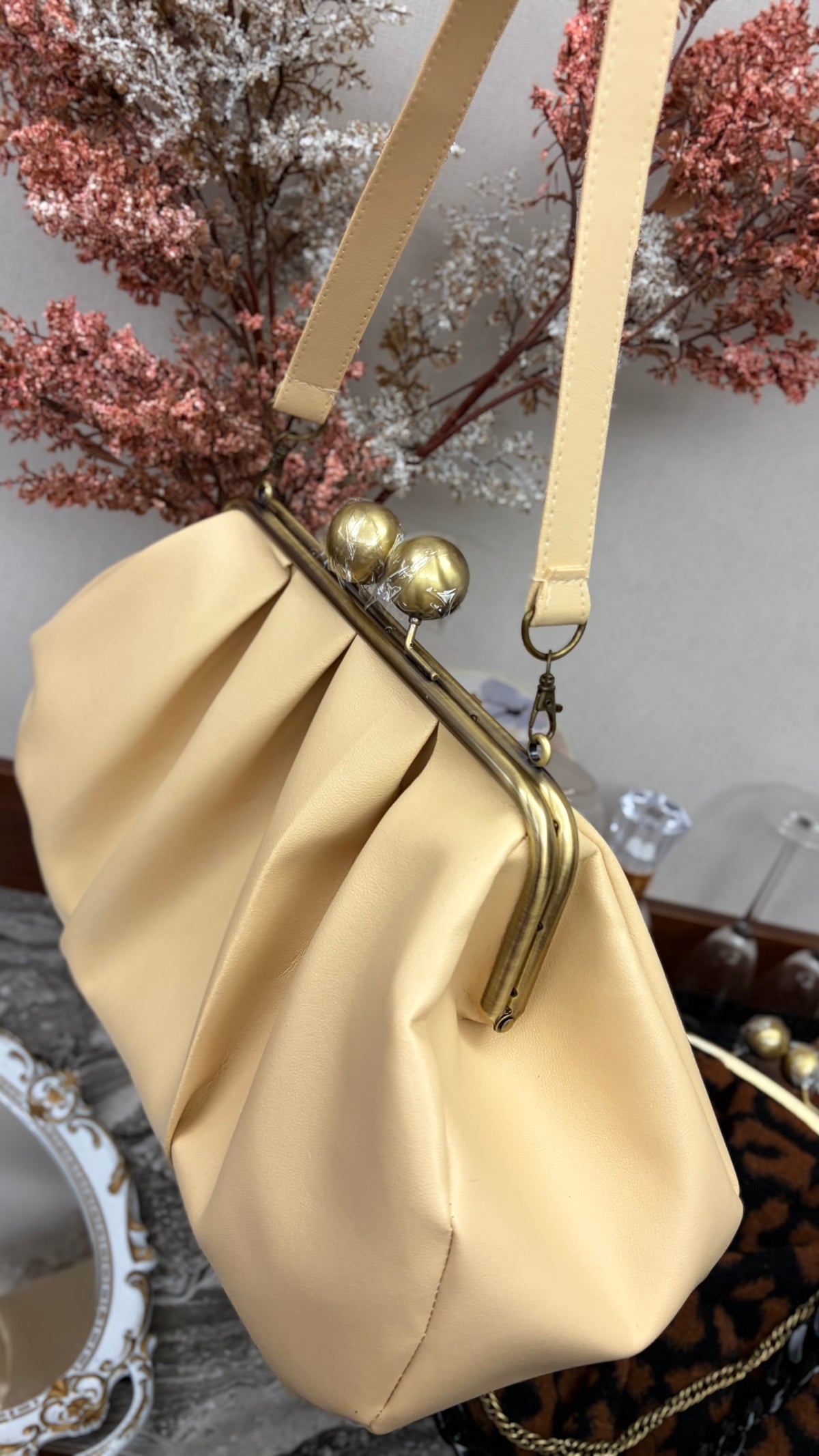 Beige Clutchbag,Frame Bag