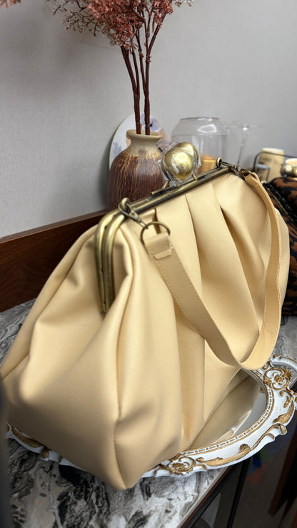 Beige Clutchbag,Frame Bag