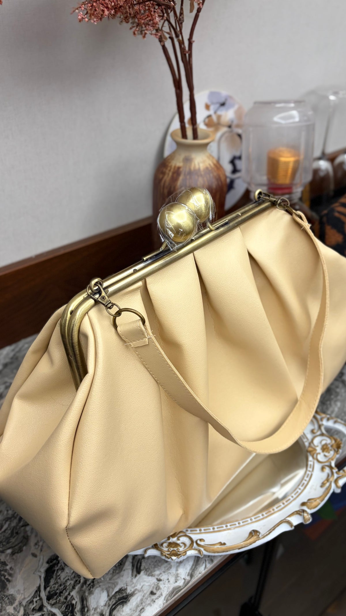 Beige Clutchbag,Frame Bag