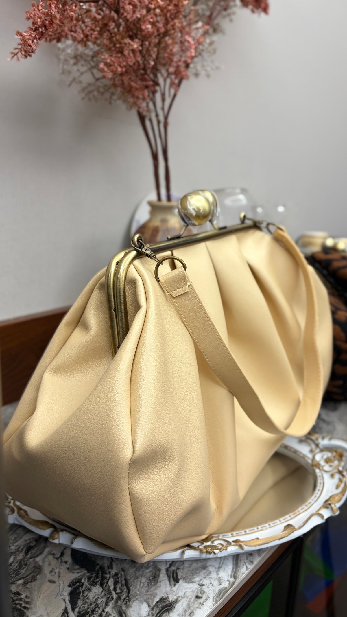 Beige Clutchbag,Frame Bag